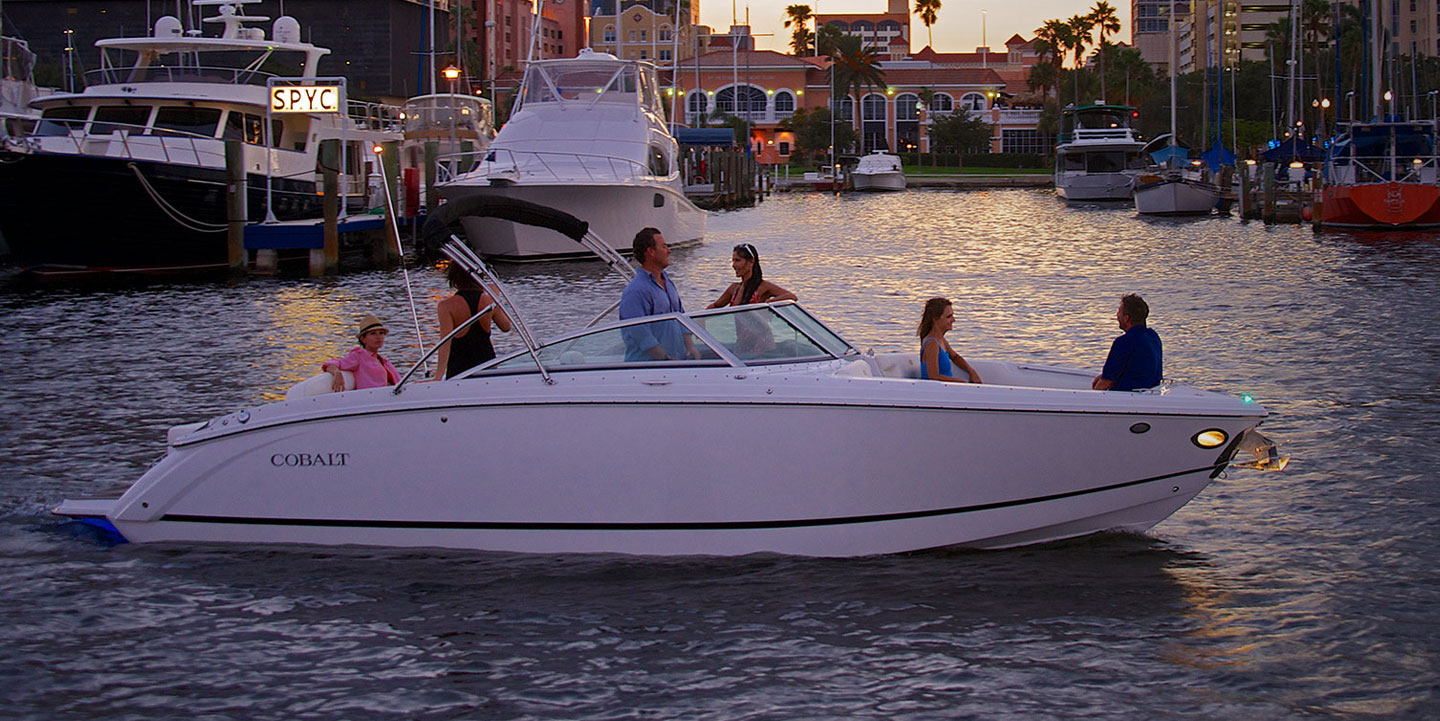 Cobalt R Series R7 Evening Cruise with Friends