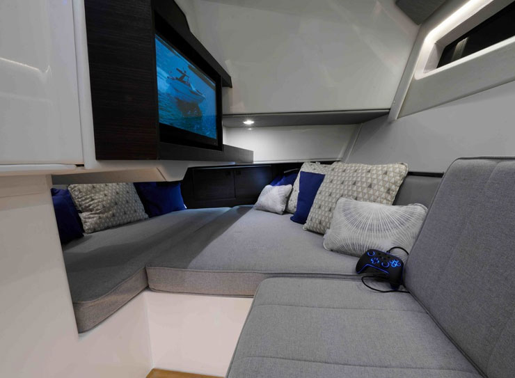 Luxury on the Water: How Cobalt Boats Redefine Premium Boating
