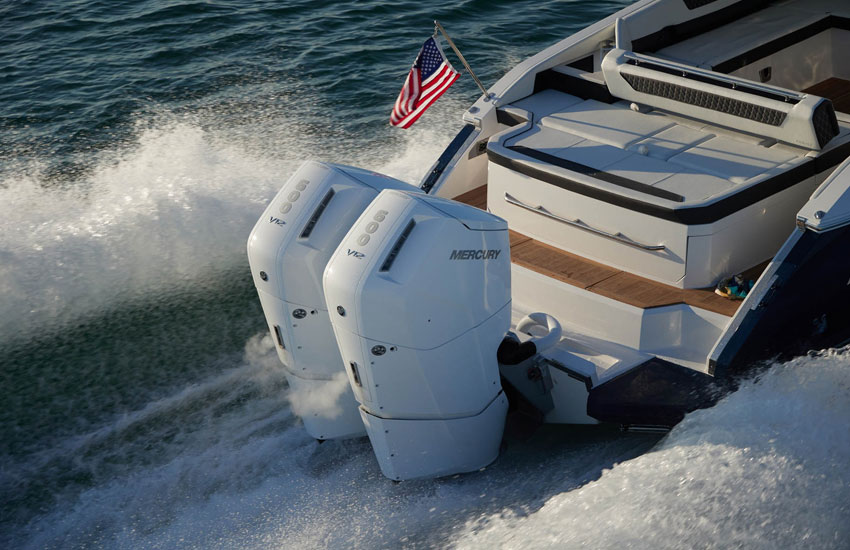 Outboard Motors vs. Inboard Engine: Choosing the Right Power for Your Cobalt Boat