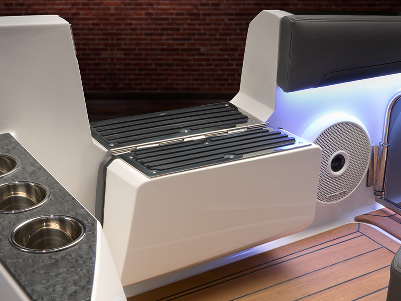 Cobalt R31 Coastal side entry step with LED accent lighting and integrated marine speaker