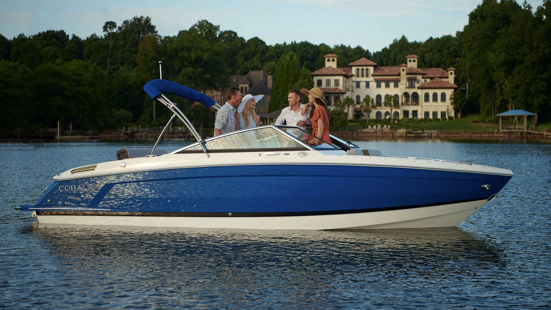 R4 Boat on water